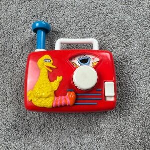 Vintage 1990 Sesame Street Big Bird Wind Up Radio ILLCO Tested Works